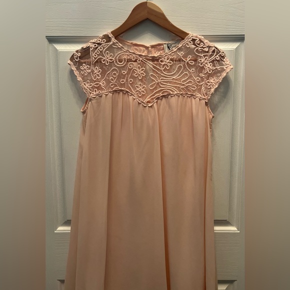 PRE-OWNED CHRISTIAN CALIANDO PEACH DRESS WITH LACE INSET- SMALL - Picture 3 of 6